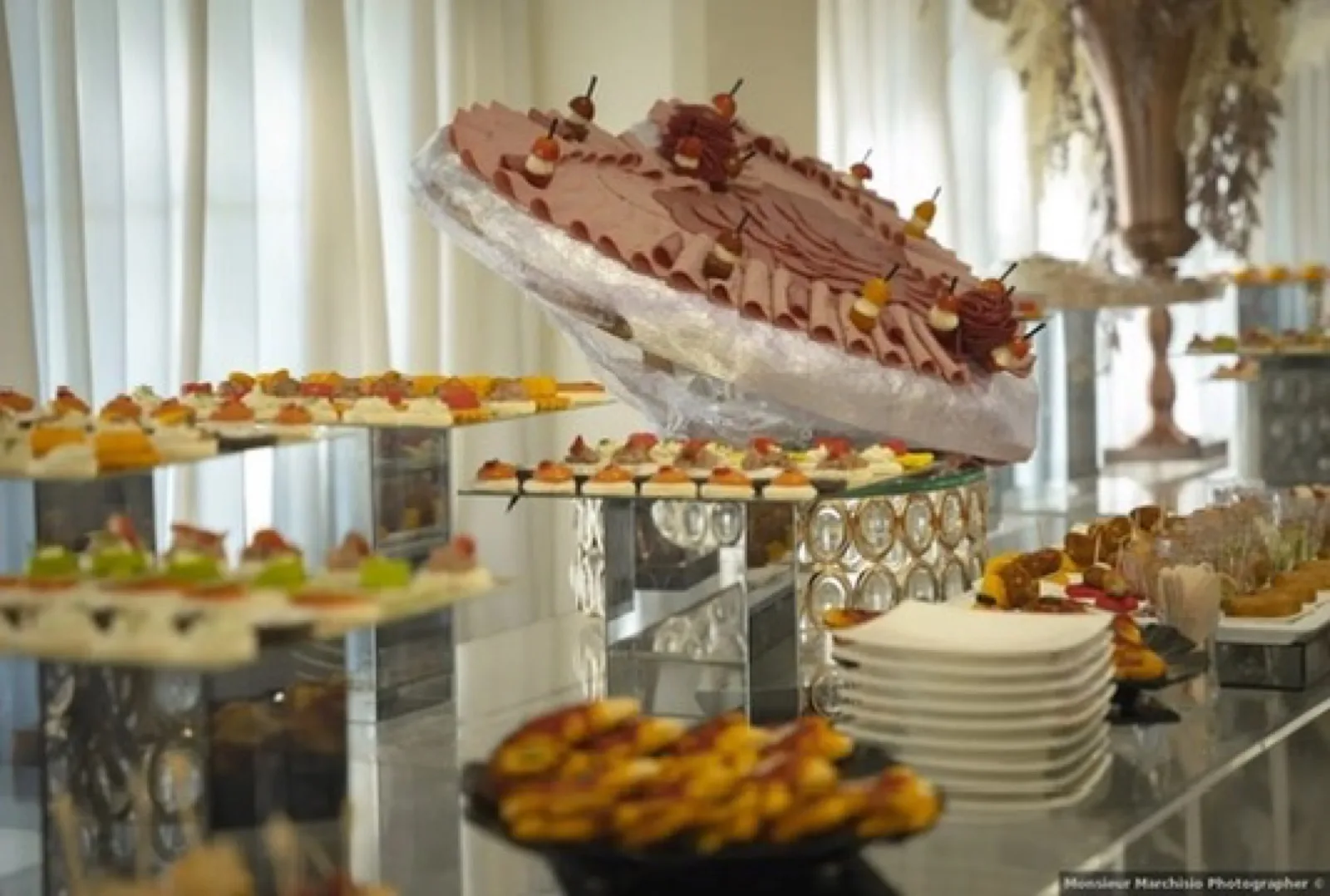 Mignardises et desserts pour une réception par Maral Events